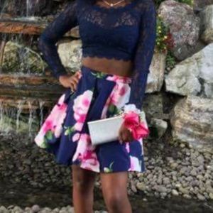 sequin hearts
2 Piece Lace Top Printed Skirt Set